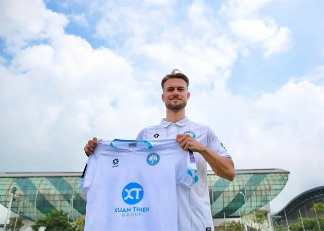 Game thủ chuyên nghiệp đang thi đấu E-sports, biểu tượng cho cá cược thể thao điện tử tại i9bet141 trang chủ chính thức